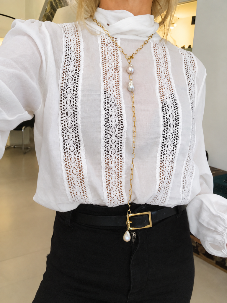 MOON DROPS - Feminity and harmony - Golden silver rectangular chain and baroque pearl - [18DELPERO]
