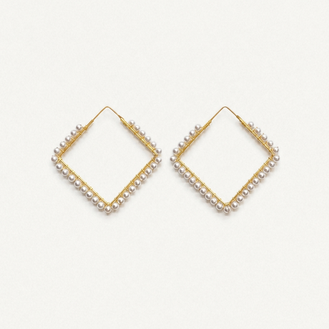 GIUDITTA – Square Earrings in 18kt Gold-Plated Sterling Silver with Hand-Woven Pearls - [18DELPERO]