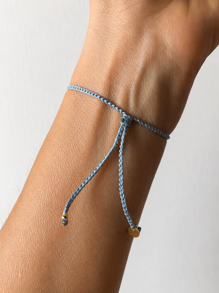 THE FISH adjustable bracelet -Tahitian Mother-of-Pearl fish and light blu crochet cord - [18DELPERO]