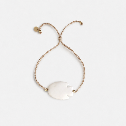 THE FISH adjustable bracelet -Tahitian Mother-of-Pearl fish and sand crochet cord - [18DELPERO]